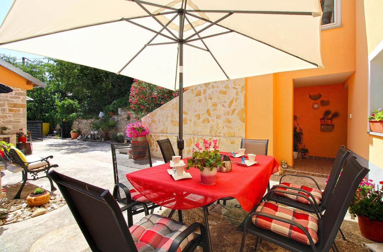 Apartma Leo 2180