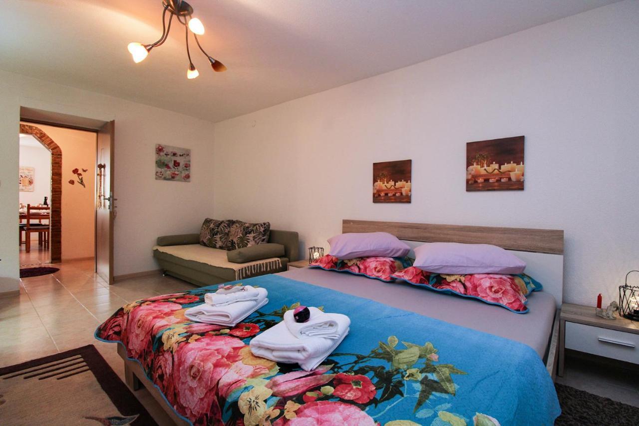 Apartma Leo 2180